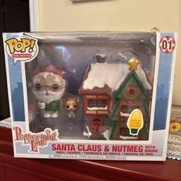 01 Santa Claus Nutmeg With House
