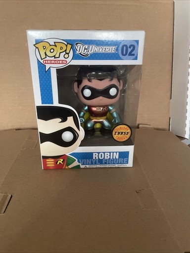 02 Robin (Chase) (DC Universe)