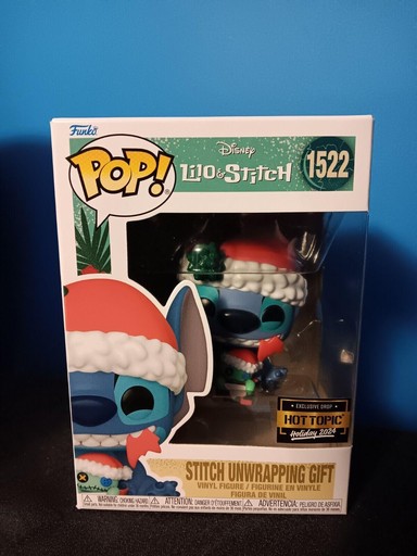 1522 Stitch Unwrapping Gift (Hot Topic)