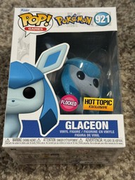921 Glaceon (Flocked) (Hot Topic)