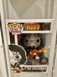 05 The Spaceman (Glow Chase)