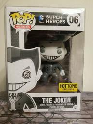 06 The Joker (Black & White) (Hot Topic)