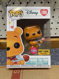 1008 Winnie the Pooh (Valentine's) (Flocked) (Hot Topic)