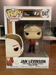 1047 Jan Levinson