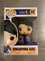 18 Singapore Girl Singapore Airlines