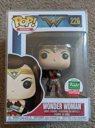 226 Wonder Woman w Gauntlets (Funko Shop)