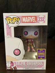 232 Selfie Gwenpool (Summer Convention)