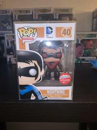 40 Nightwing (Common)