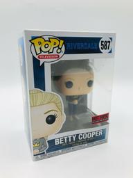 587 Betty Cooper (Hot Topic)