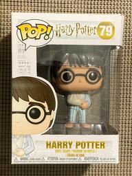 79 Harry Potter with broken arm