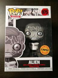 975 Alien (Black & White)