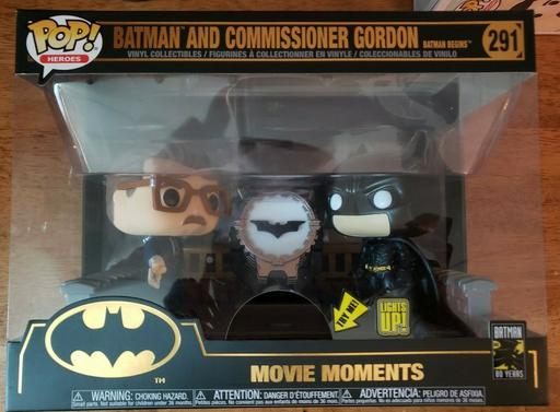 Funko Pop! Heroes Batman 80th Anniversary Batman & Commissioner Gordon  Movie Moments Figure #291 - US