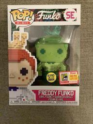 SE Freddy Funko (Green) (Glows In The Dark) (8-Bit)