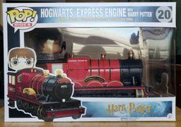 20 Hogwarts Express Engine with Harry Potter